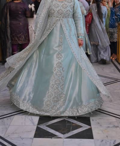 walima maxi only one time used bs ak dafa walima pa wear ke hay