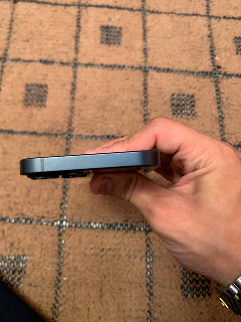 Apple iPhone 13 4