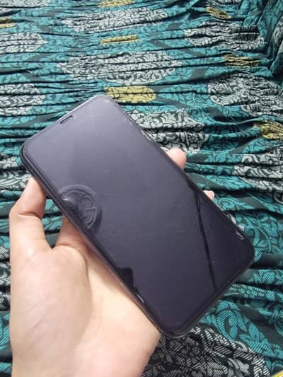 Apple iPhone 11 Factory Unlock 128GB Battery Health 75% Back Crack