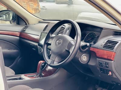 Nissan Bluebird Sylphy 2013