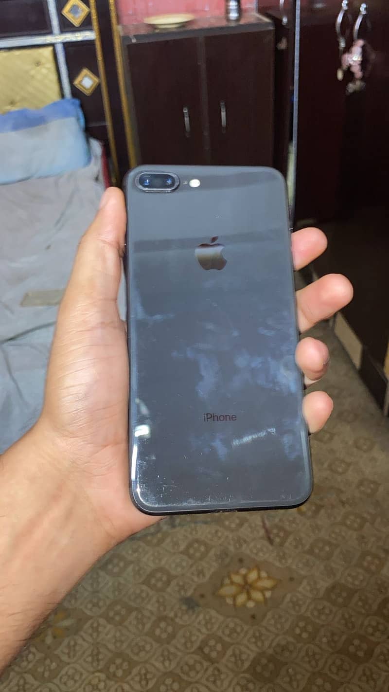 Apple iPhone 8 Plus 0