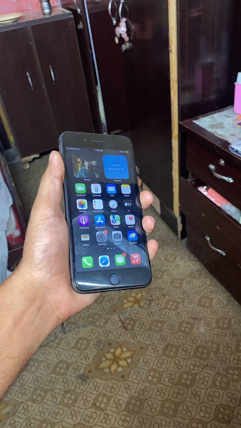 Apple iPhone 8 Plus 1
