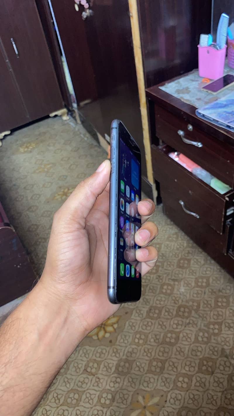 Apple iPhone 8 Plus 2