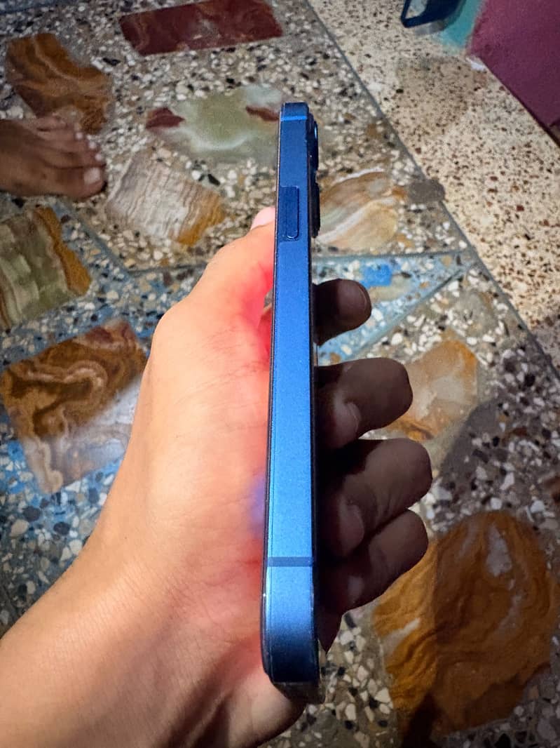 Apple iPhone 13 3
