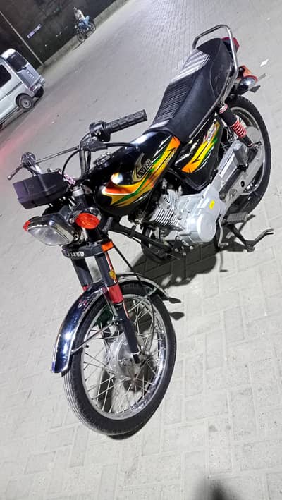 United CG 125 2021 model Karachi num 1st owner Genuine seald pack