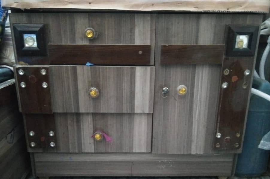 dressing table 1