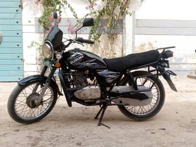 Suzuki GS model 2015#0/3/1/7/0/0/2/4/6/2/9