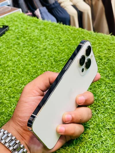 Apple iPhone 13 Pro