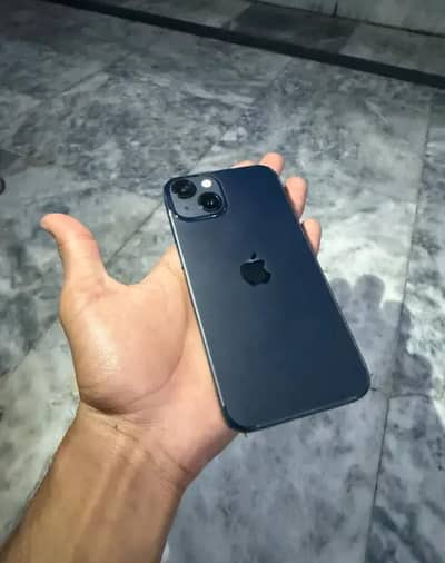Apple iPhone 13