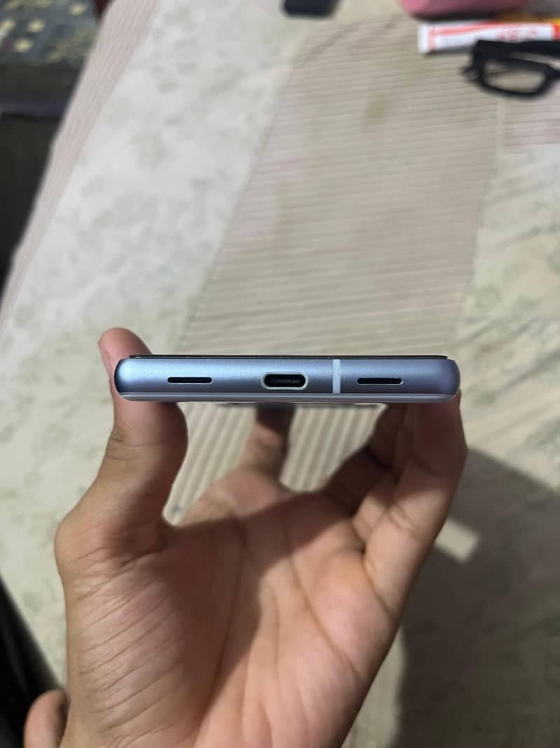 Google Pixel 7a 2