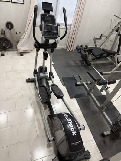 NordicTrack SE 7i eleptical cycle machine