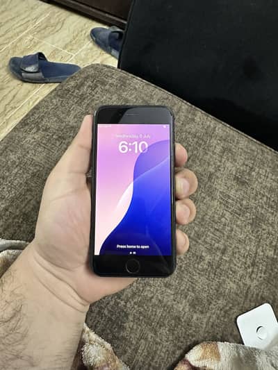 Apple iPhone SE