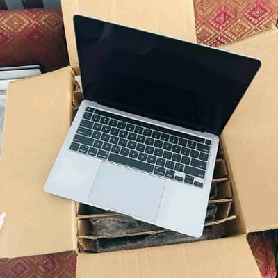 MACBOOK PRO (2020) Core i7 (32/512gb) Magic Keyboard