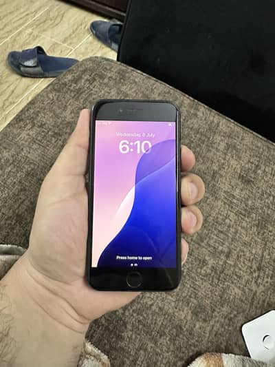 Apple iPhone SE