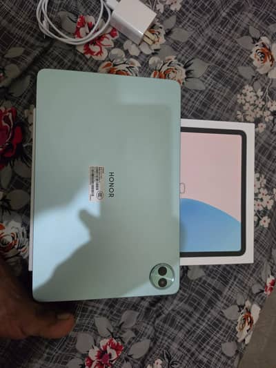 honor pad 10 8gb 256gb brand new condition