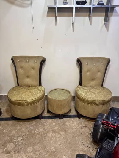 coffee table & chairs