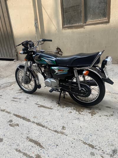 Honda CG 125 black color urgent sale