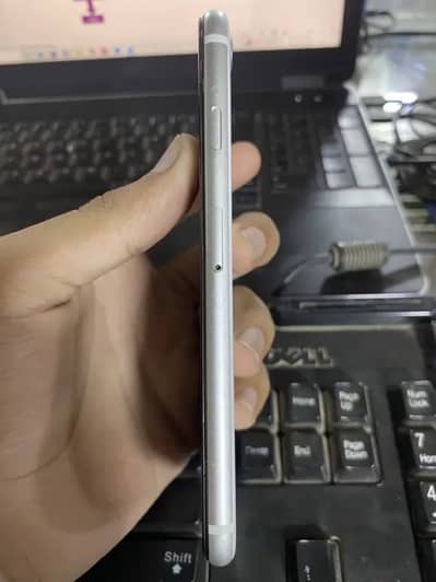 Apple iPhone SE