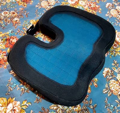 Molty Foam Coccyx Care Cushion apart