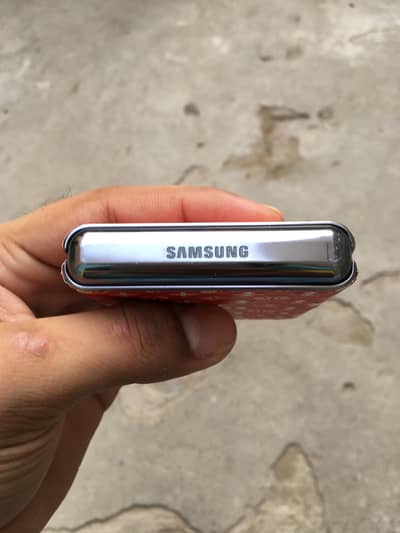 Samsung zFlip 5g 8/256gb (Exchange Offer)