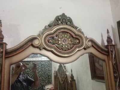 dressing table heavy deco paint