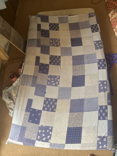 6ft matress 7/10 condition urgent for sale