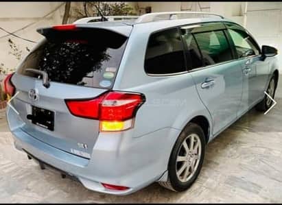Toyota Corolla Axio Hybrid Fielder G Variant