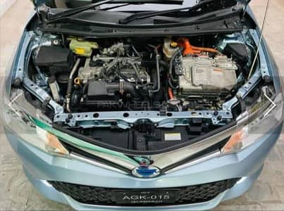 Toyota Corolla Hybrid G Fielder
