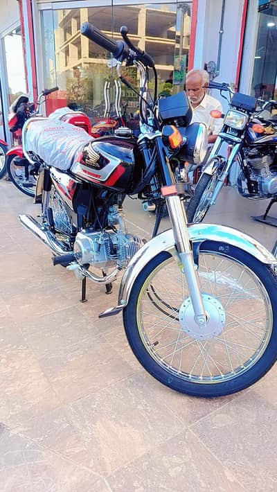 Honda CD 70 Model 2025 Black Color Condition 10 By 10 All Bike Guniune