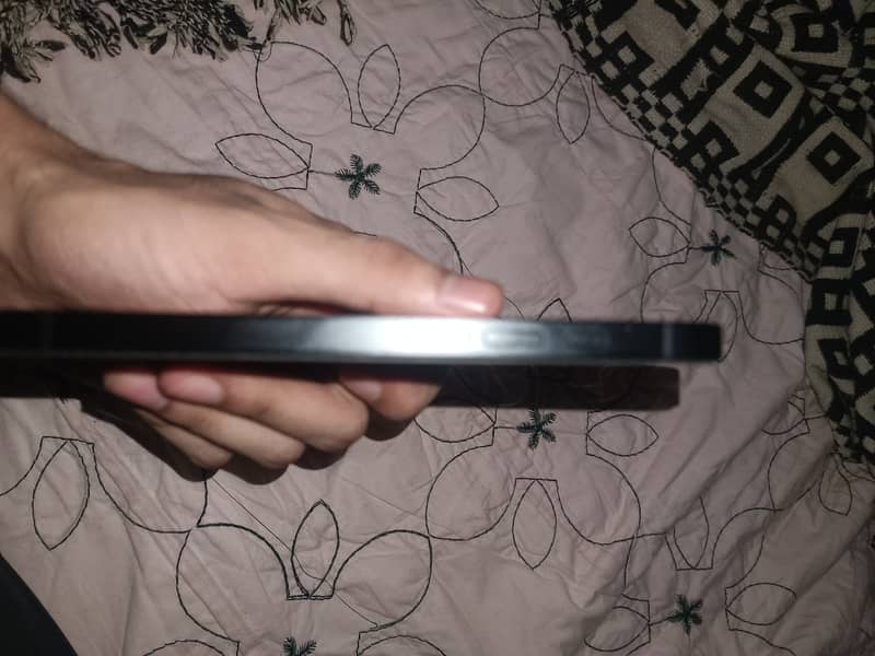 IPHONE 16e 2