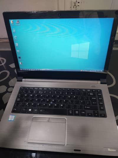 Toshiba i-5 6th generation 8gb/128gb
