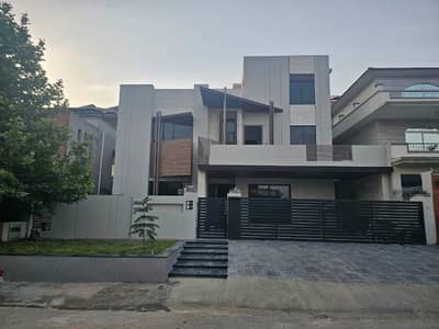 1 kanal brandnew modern luxurious house for sale