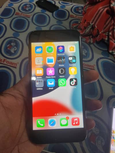 Apple iPhone 7