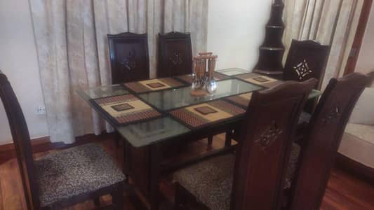 Dining table Six Seater