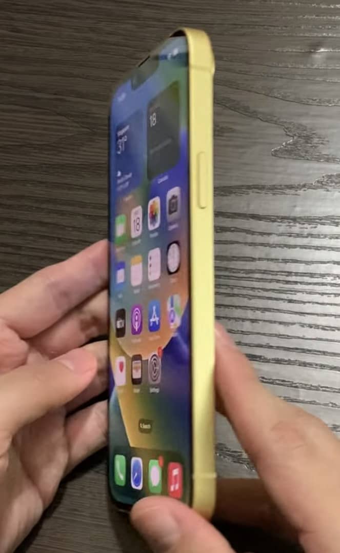 Apple iPhone 14 3