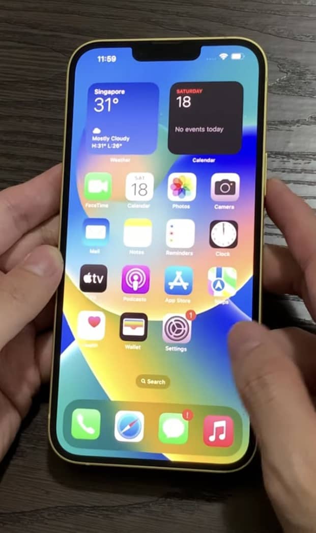 Apple iPhone 14 4
