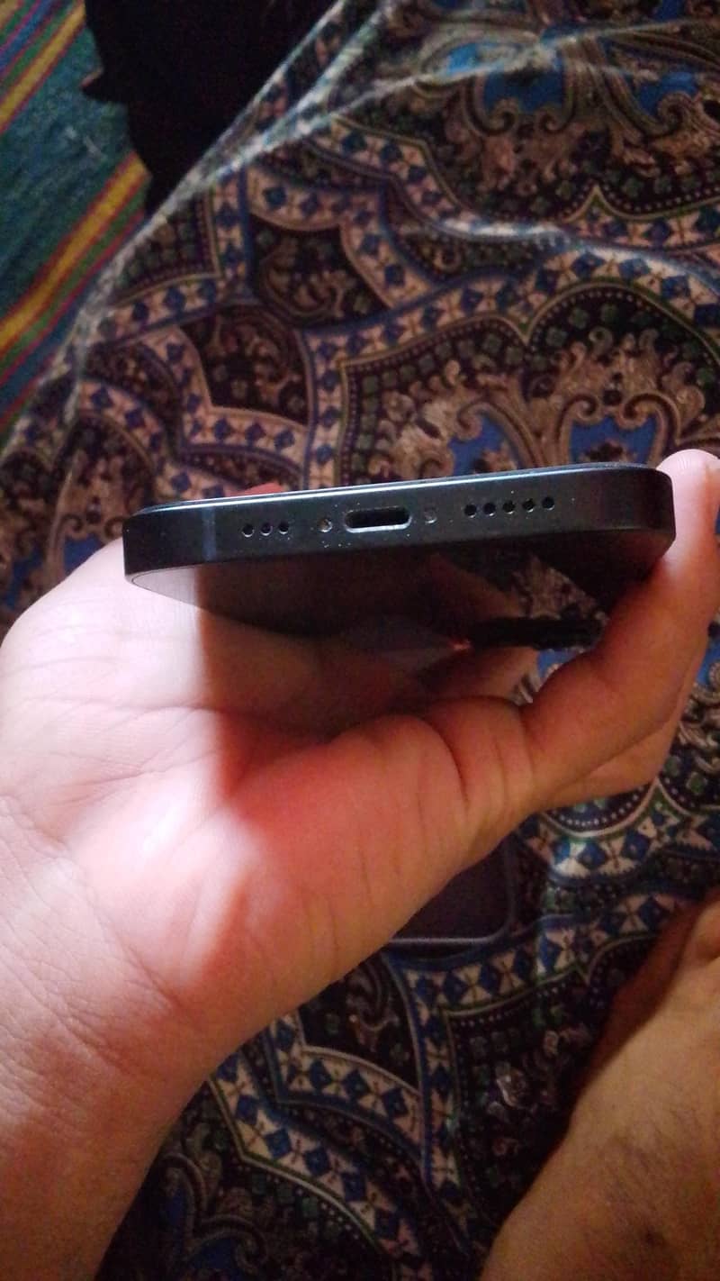 Apple iPhone 14 3