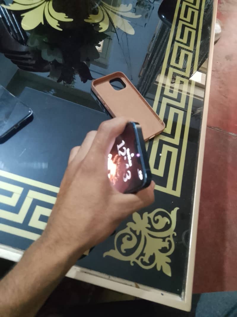 Apple iPhone 14 4