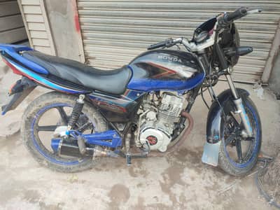 united 125cc argent sele add parh le