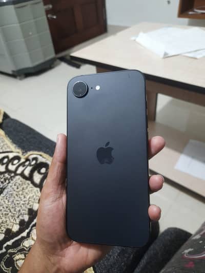 Apple iPhone 16e