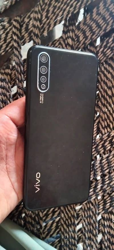 Vivo S1