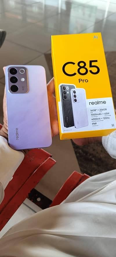 Realme C85 PRO 8/256 fresh set.