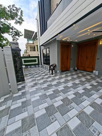 **10 Marla Double Story House for Sale Block K**