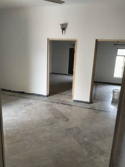Pak block allama iqbal town 11 marla uper portion for rent in prime location