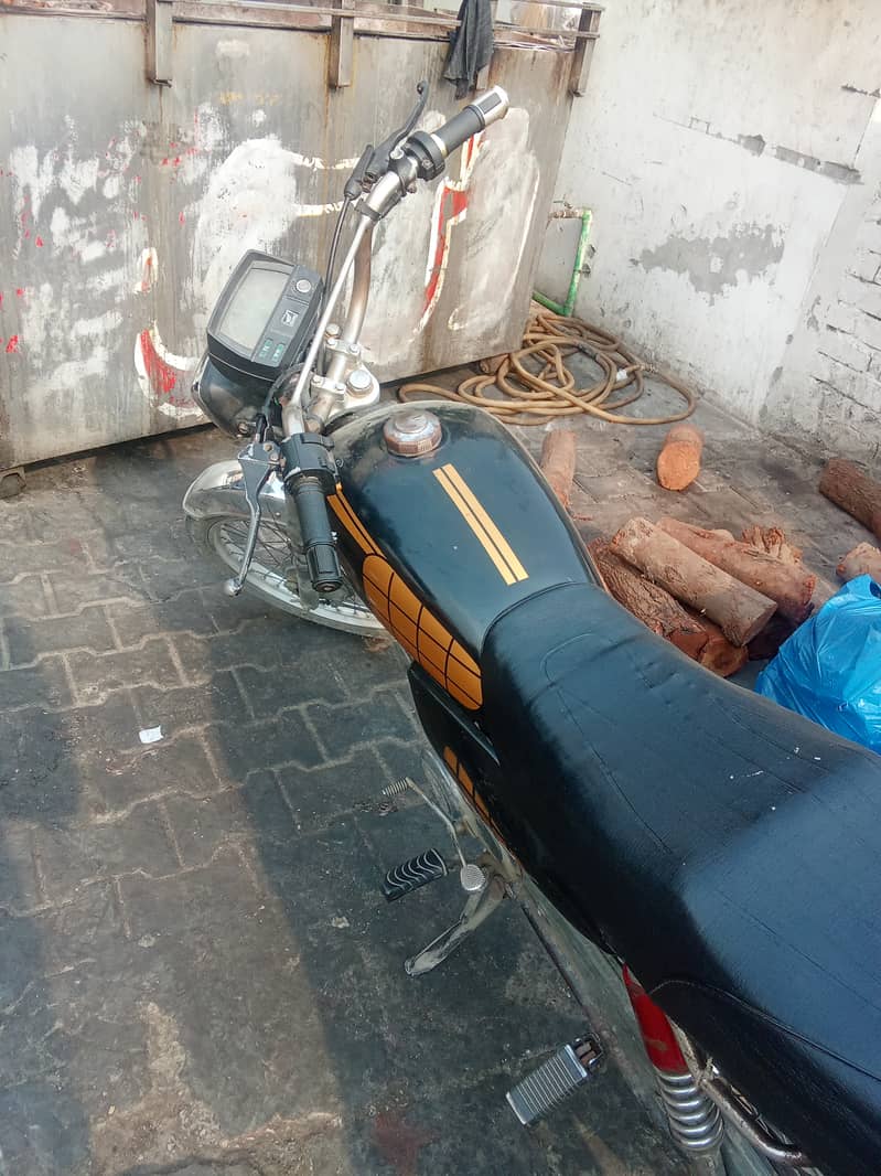 انجن بہترین ہے بقایہ تھوڑا بہت کام ہے  کاغذ او کے ہیں 1