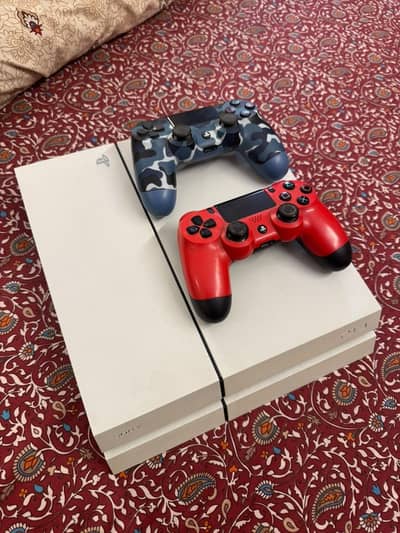 PlayStation 4 (Ps4) 500Gb Glacier White- 10/10 Condition 2 Controllers