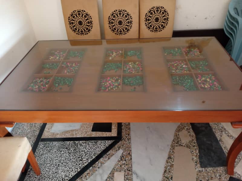 Daning table 0