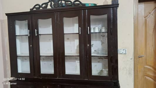 good condition kitchen show case for sale