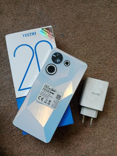 Tecno CAMON 20 with box charger