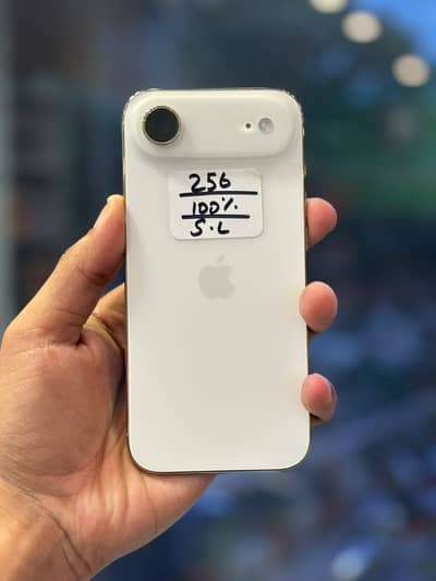 iPhone 17 Air 256GB Golden - 100% Health (JV, 170 Cycles) Like New!